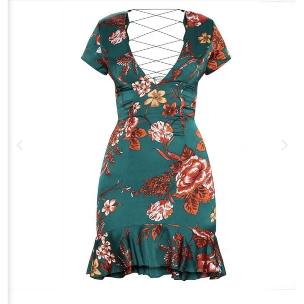 PRETTYLITTLETHING Emerald Green Floral Criss Cross Back Short Bodycon Dress 2